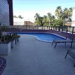Apt mobiliado com piscina